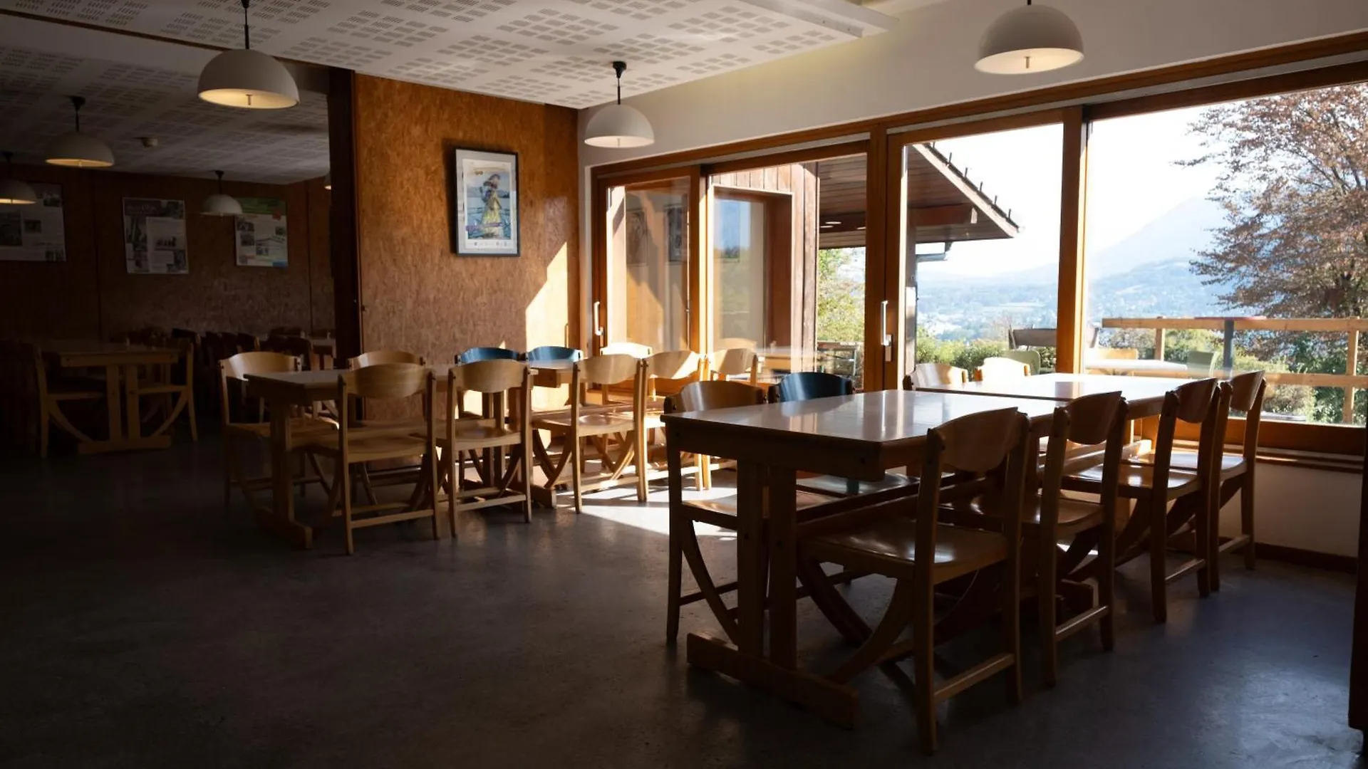 Auberge De Jeunesse Hi Annecy 0*,