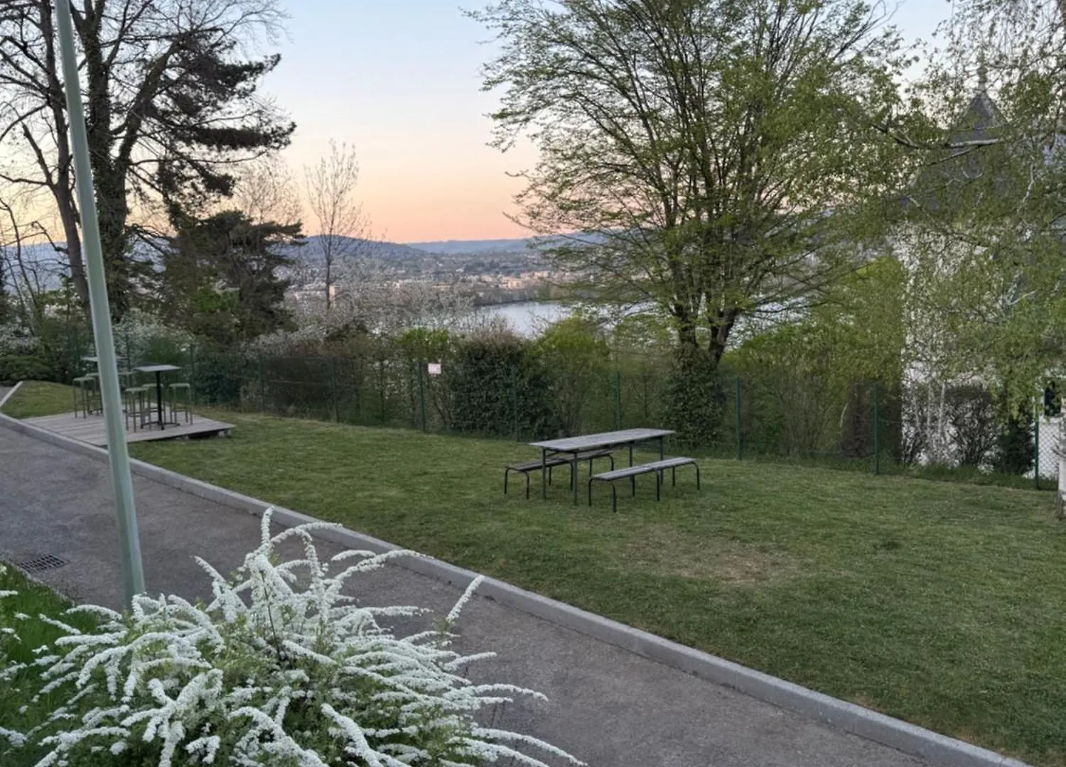 Auberge De Jeunesse Hi Annecy